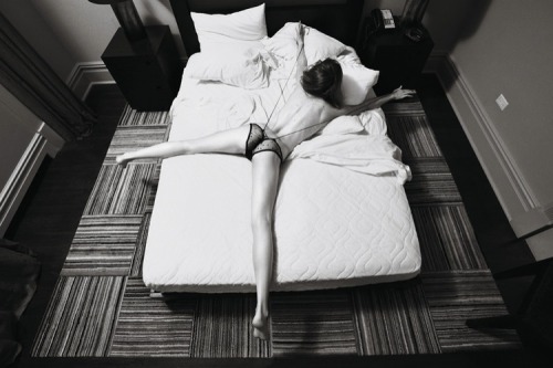 Hotel room lust? Si. - Spankopera