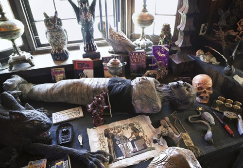 strange-cases:  Said to house haunted and cursed artifacts procured from various locations by the paranormal investigator couple, the Warren’s Occult Museum was founded in 1952 by Ed and Lorraine Warren.  From warrens.net:  See the Shadow doll that