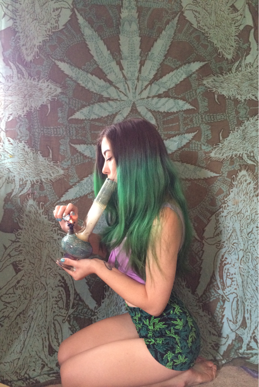 hybridfairy: wake and bake