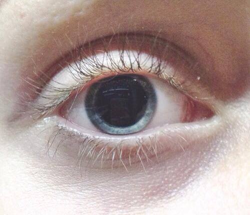 nikt-warty-uwagi:  eye na We Heart It - http://weheartit.com/entry/115927018 