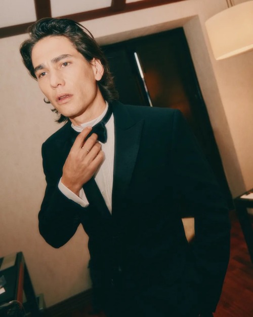 Enzo En Loewe Para Los Premios ￼￼Goya 🤍