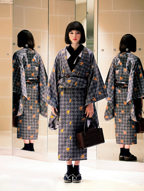 iki-mono / kimonoworld: very modern styling Isetan 2013 yukata