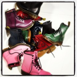robertbomgardner:  @drmartens #punk #boots