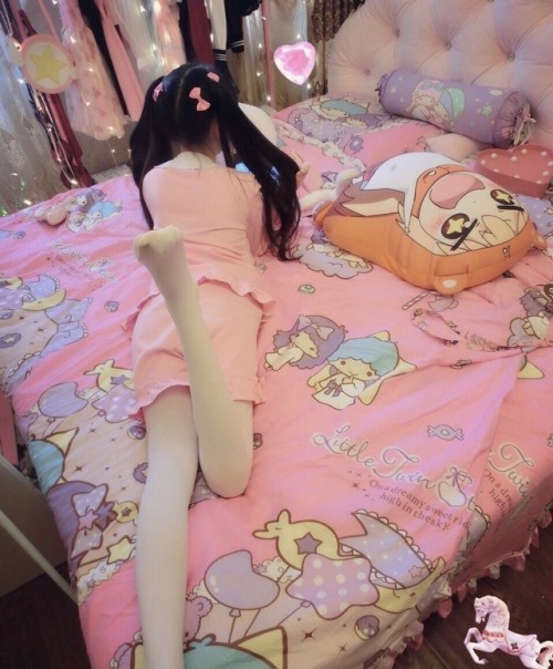 aiiuv: 一个死肥宅的日常.