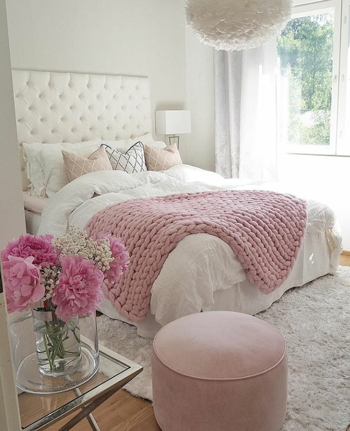 Featured image of post Pink Tumblr Aesthetic Rooms - A colorful statement in any room.