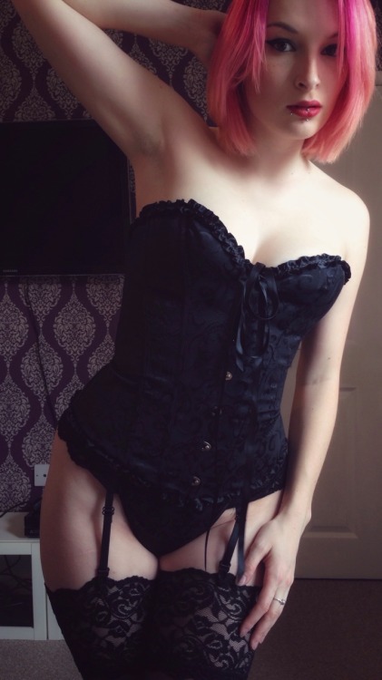 lost-lil-kitty:  Corsets were the greats invention ever!