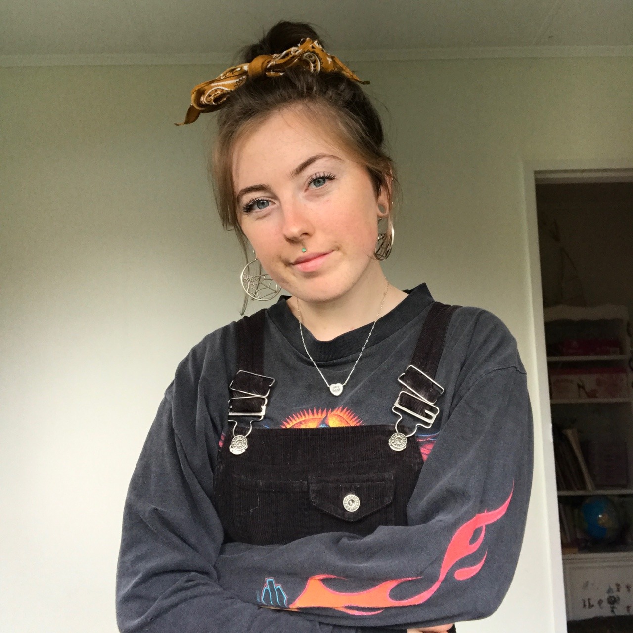 spookyist:  Put on mascara and actually left the house for once?? ⚡️💥
