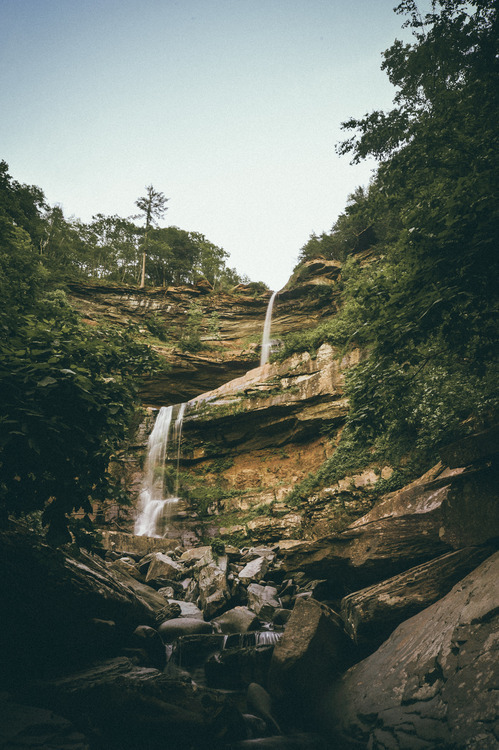 bvddhist:  upclosefromafar:  theindigo-child:  upclosefromafar:  ◀❇▶  nature//spiritual//hippie  ~My Hidden Nirvana~  