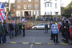 antifainternational:  its-class-war-or-no-war:  Direct action, Antifascists and locals blocking the road in front of Britain First in Rochester 1st of november.   ¡No pasarán!  THEY SHALL NOT FUCKING PASS!!!