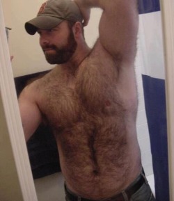 blowad2001:  topshelfmen:  Ball cap and a hairy chest makes this guy’s phone shot a winner  Fuck me now!! 