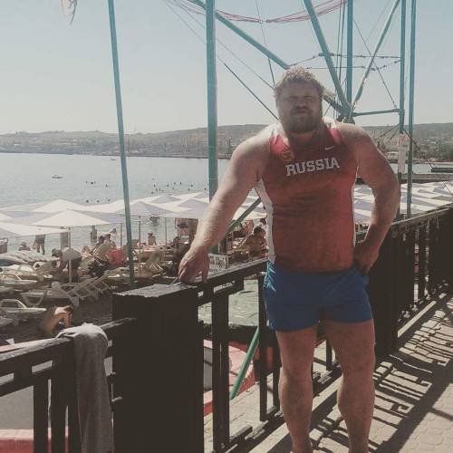 fiendish8:  russian strongbear alexander lysenko 