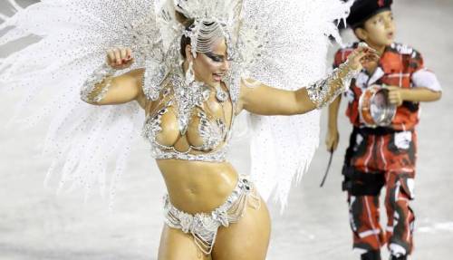 baboseiraseafins:  VIviane Araújo Salgueiro - 10/02/2013  There is the best Samba School Drums’ Queen!