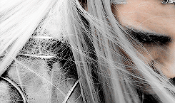 elvenking:    A hundred years is a mere blink in a life of an E l f.  