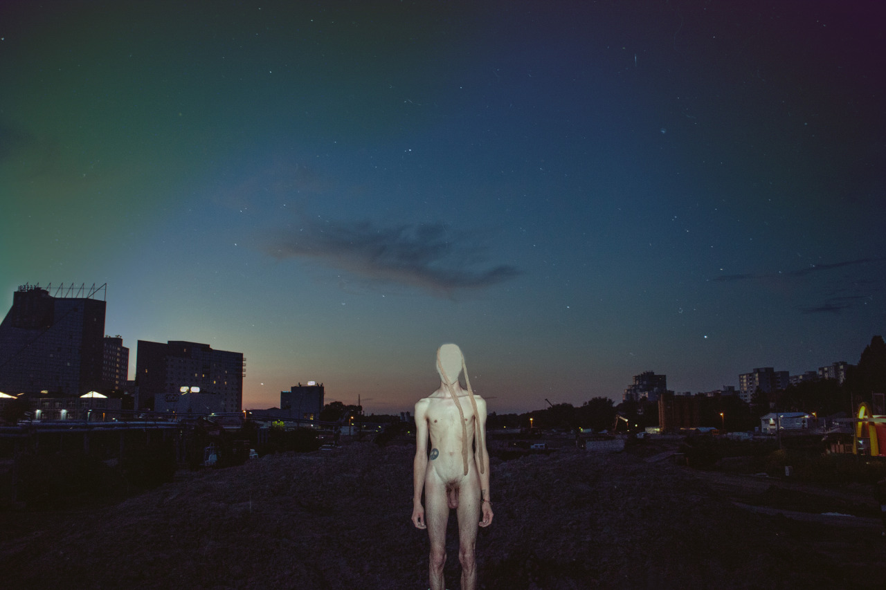 discordant23:  http://discordant23.tumblr.com/The Man Who Fell to Earth  
