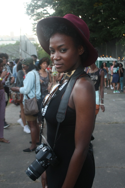 whitepeoplestealingculture:visualsofsamuelomare:AfroPunk 2014 @blackfashion browngirlz*gulps*