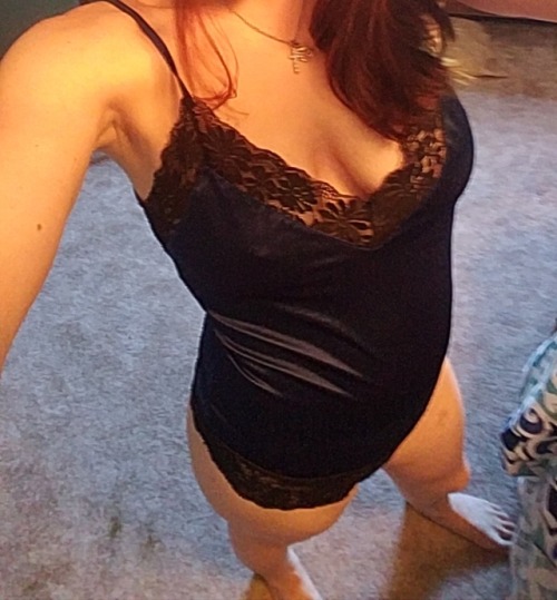 I just felt like posting two tonight. Reblog me to show me how much you care! #Iowa #hotwife #cuminm