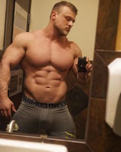 whitepapermuscle: Damen Griffith