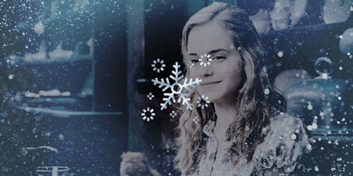 hermionegrangcr: “The best way to spread Christmas cheer is singing loud for all to hear.&rdqu