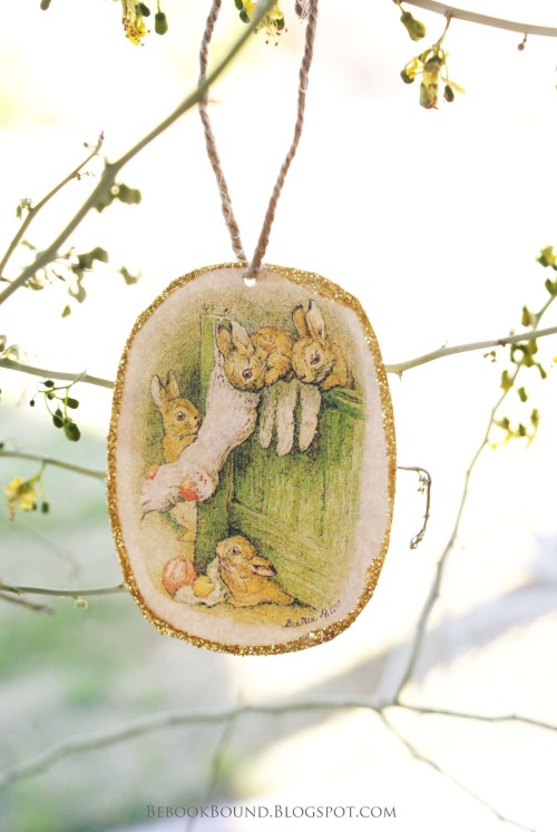 Look at these beautiful Beatrix Potter ornaments! I found these on the blog, Be Books Bound. Check i