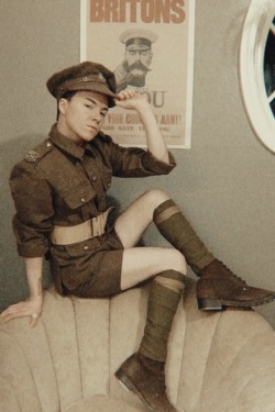 my-darling-boy:my-darling-boy:my-darling-boy:No male WWI pinups exist yet so my gay