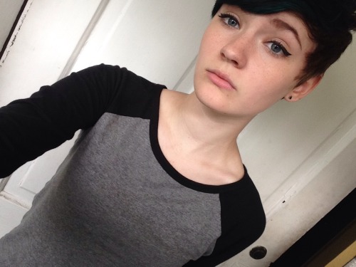 jxliamarie:  I’ll be happy when I’m in your arms.