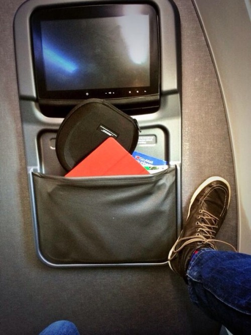 achievementt-teeth:  Is it just me or do The Achievement Hunters have a thing with airlines ? 