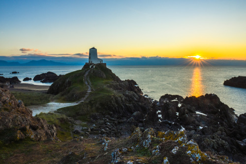 dominicpix:twr mawr lighthouse