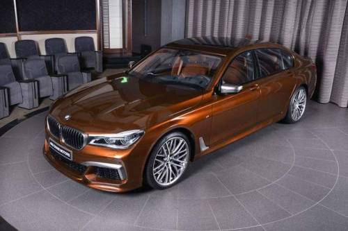 XXX BMW 750i photo