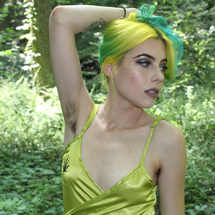 hookerproblemz:🍃❇️🌿feeling pretty jet lagged now that I’m in Dublin!
