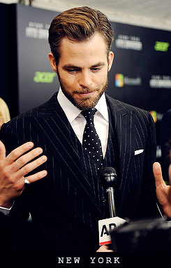 dailypine:  Chris Pine’s Suits + Ties of the 2013 STID World Tour 