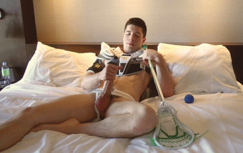 lockerroomlust:  Meet guys for real sex tonight: bit.ly/1OPWl40