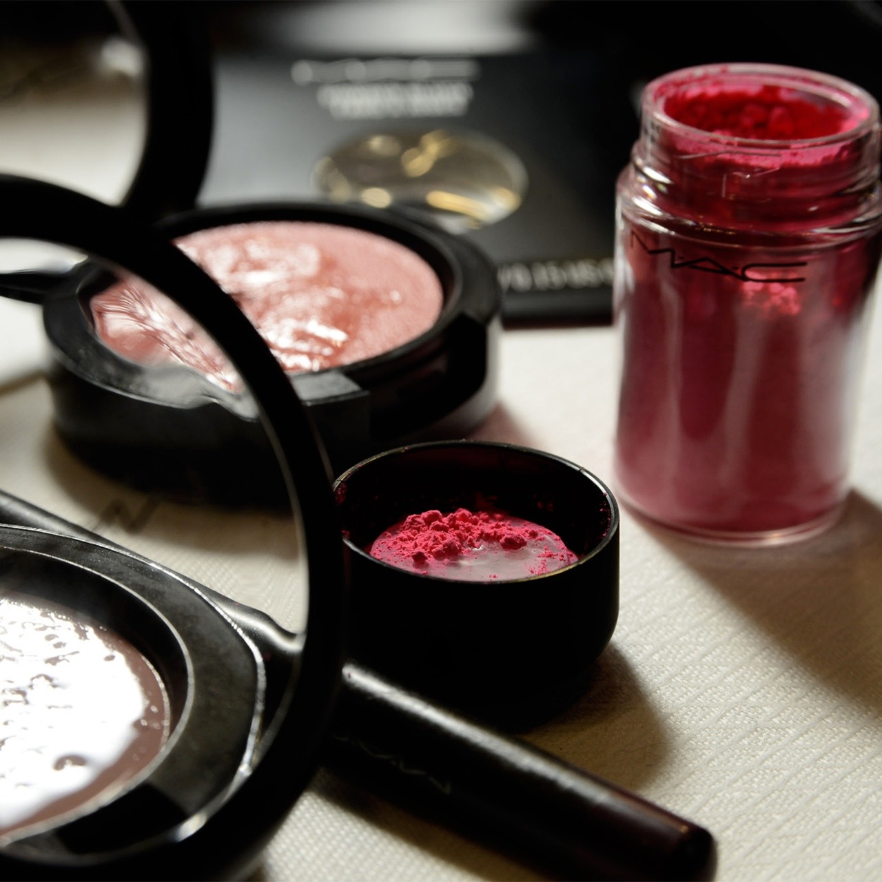 maccosmetics:  M∙A∙C Backstage at Max Mara SS15 Milan Fashion Week