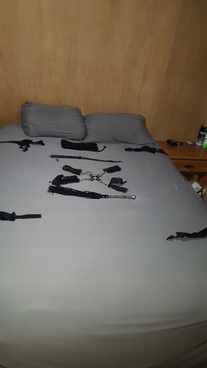 I can finally put my favorite sheets on the bed! Need someone to help me get them messy