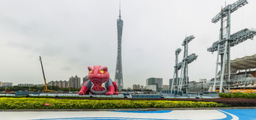 tocifer: juridp: kotakucom: This huge, two-ton Gamabunta balloon popped up in Guangzhou, China earli