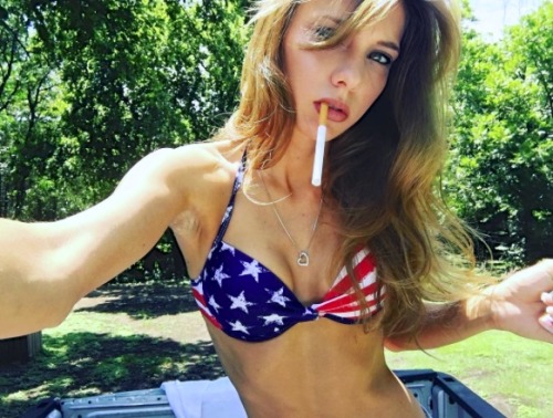 valerieviper:Happy 4th of July! Fuck her hard