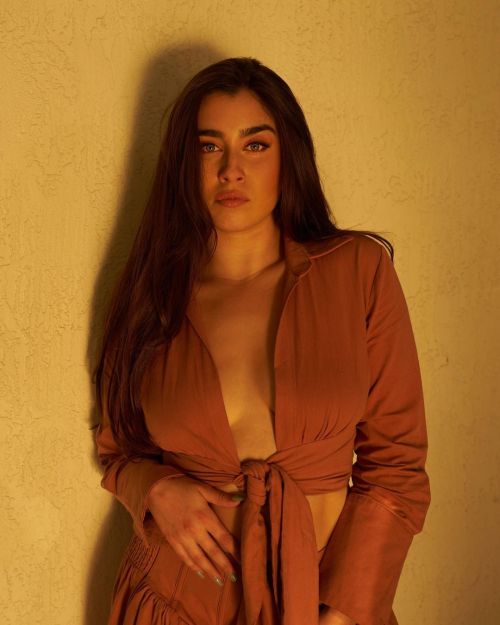 lmjupdates: laurenjauregui:When was the last time I gave you an HQ pic? :@seagaux