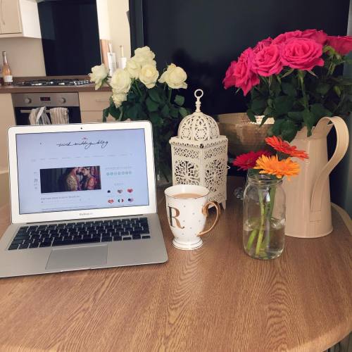 Peaceful mornings in my beautiful flat, enjoying a cup of spicy chai, croissants, and writing for se