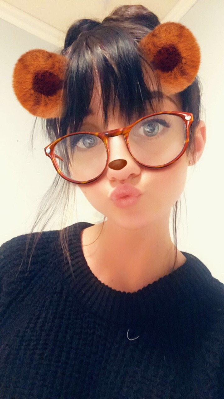 carlsquared:  girlslikeyou-makehistory:  carlsquared:  Huuuuuuullo  So pretty Carly!!!