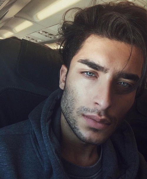 jboysthree:  👑 JEZEBEL’S HUNK OF THE DAY 👑  Why he always looking at me like that? Lmfao 😉  Follow me:J-Boys 3 