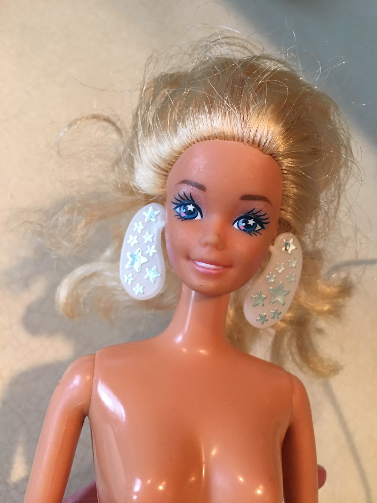 Is this dolls hair rerooted or cut it feels really smooth : r/MonsterHigh