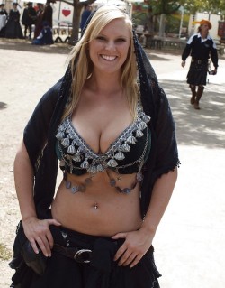 titsintops:  Renn Faire gypsy