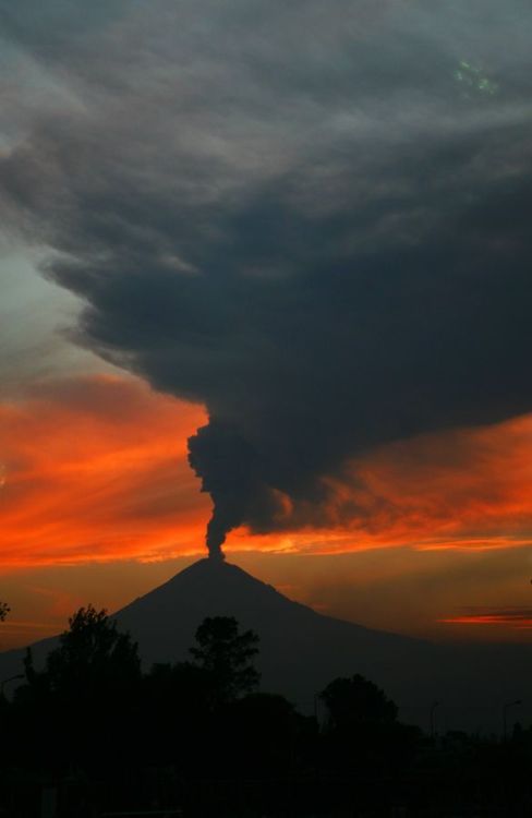 crescentmoon06:  Volcano at sunset in Popacatepetl, adult photos
