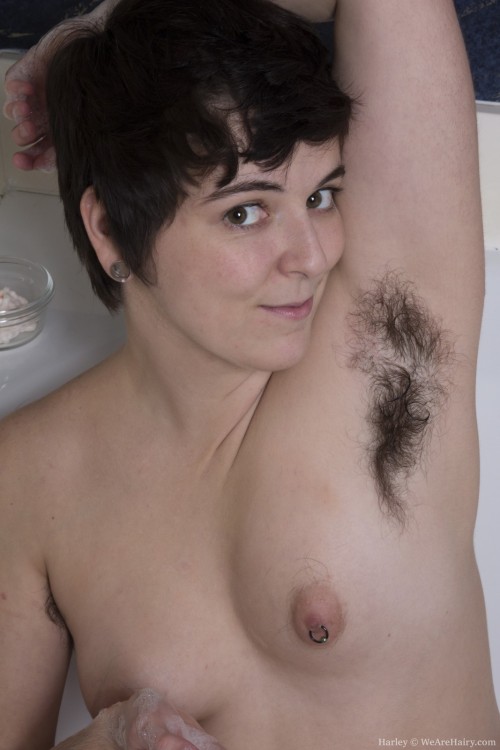 hairynatural:  Nice Woman http://hairynatural.tumblr.com/ Follow My 