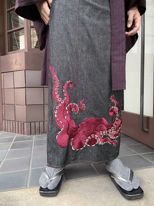tanuki-kimono:Custom embroidered octopus for this kimono (worn by/embroidered by). I cannot stress e