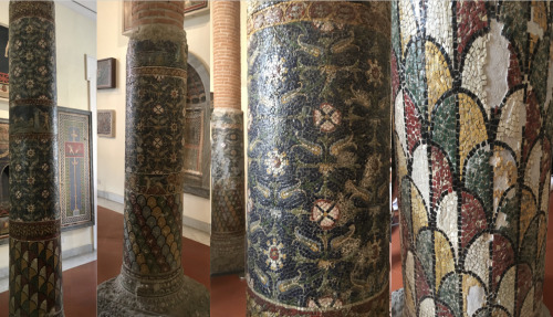 (via Mosaic encrusted columns from the atrium of a suburban Roman villa. 1st century AD, Pompeii (Na