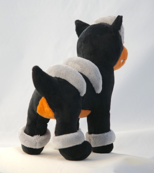 This Houndour plush is the third I’ve made (and I’m still not entirely satisfied fhshhshs). This was