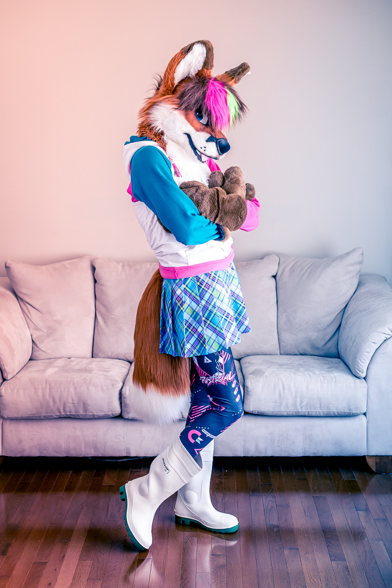 thevulpinereport: Rockin’ my @dustrial-inc leggings, fox style! http://www.icefoxx.info/date/20161214/