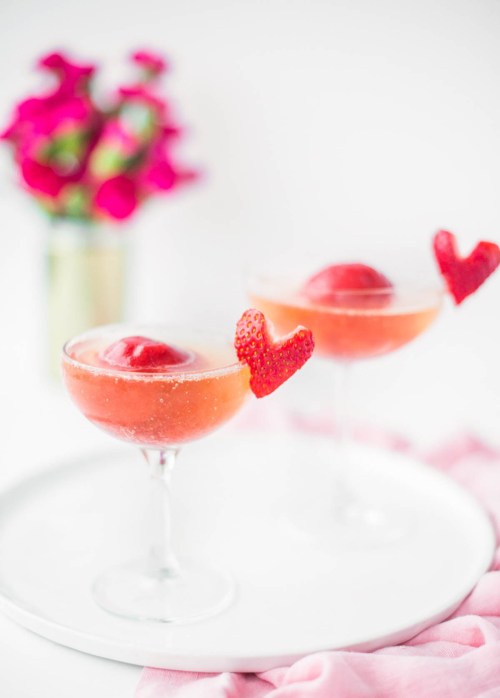 sweetoothgirl:STRAWBERRY AND ROSE SORBET CHAMPAGNE