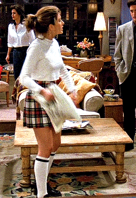 JENNIFER ANISTON As Rachel GreenFRIENDS | 1.19 The One Where The Monkey Gets Away