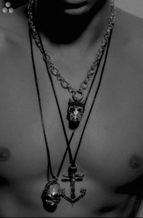 Originally posted by: uomomodamag.   dark vision by me.. ♦